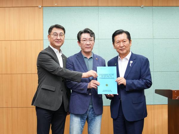 도의회 더불어민주당, 당 대표 후보들에게 정부 메가프로젝트 후속 계획 등 공약 반영 건의 2