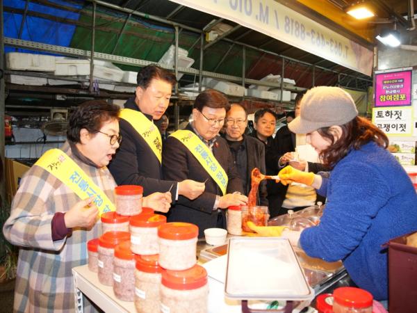 전북특별자치도의회, 설 맞이 장보기 행사 2