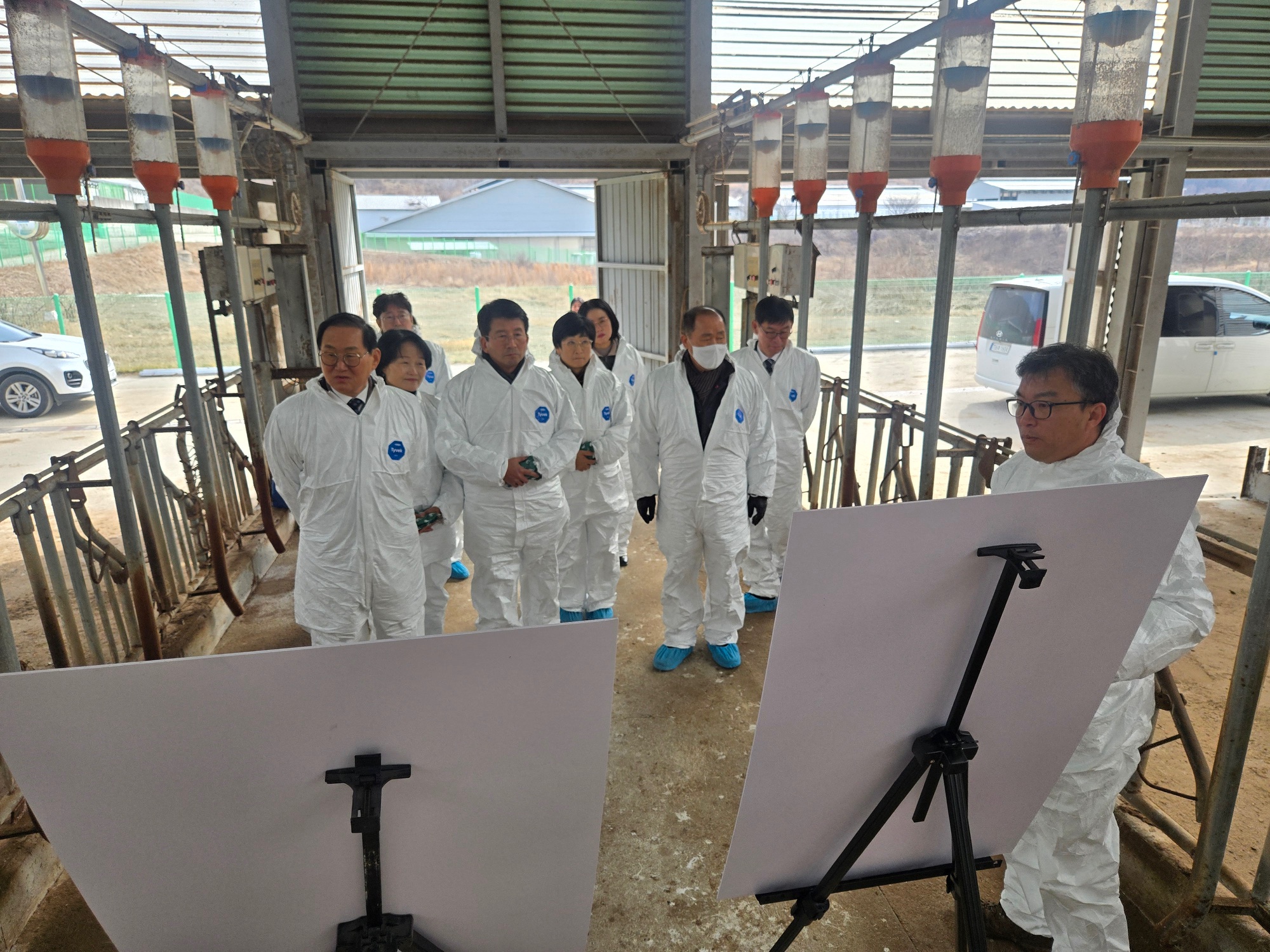 도의회 농업복지환경위원회, 축산연구소 현지의정활동…농가소득 연계 성과 점검 3