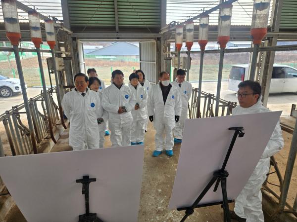 도의회 농업복지환경위원회, 축산연구소 현지의정활동…농가소득 연계 성과 점검 3