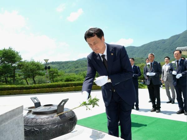 제13대 전북특별자치도의회, 국립임실호국원 참배 3