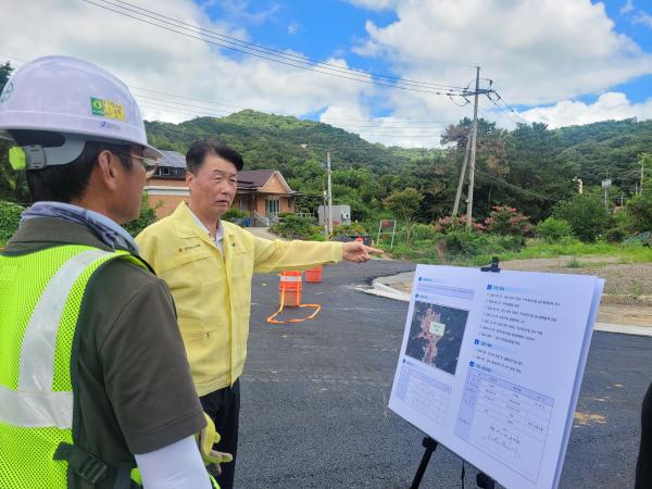 김동구 도의원, 군산 성덕 지방도 공사현장 방문 2
