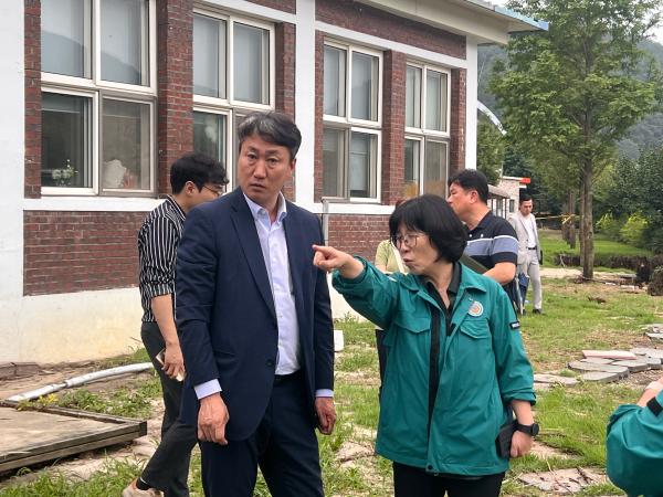 진형석 도의원, 호우피해 학교 현장 점검 2