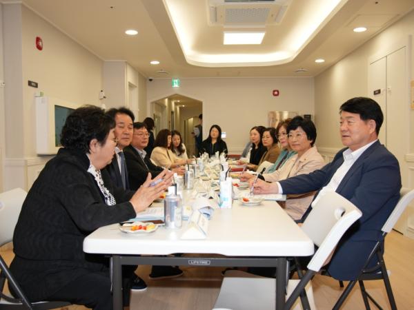 도의회 유보통합 추진지원 특별위원회, 영유아시범학교 현장 찾아 의견 청취 3