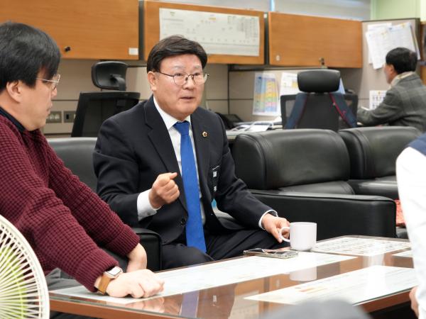 < 인터뷰> 2025. 1. 2. 신년기자간담 -  문승우 의장님 4