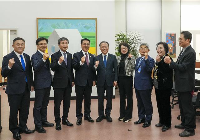 도의회,국민의힘 윤재옥 원내대표에 새만금예산복원 요청 2