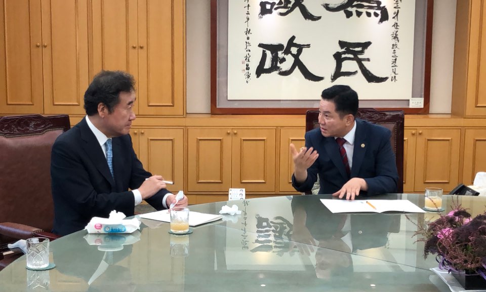 송지용 도의장, 이낙연·김부겸·박주민 민주당 대표 후보에 지방의정연수원 설립 건의 2