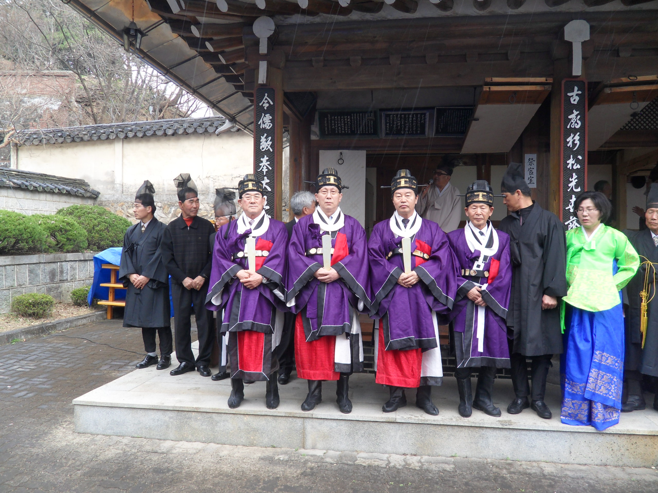 순충장열흥무왕 춘향대제’ 초헌관 맡은 김용화 도의장 2