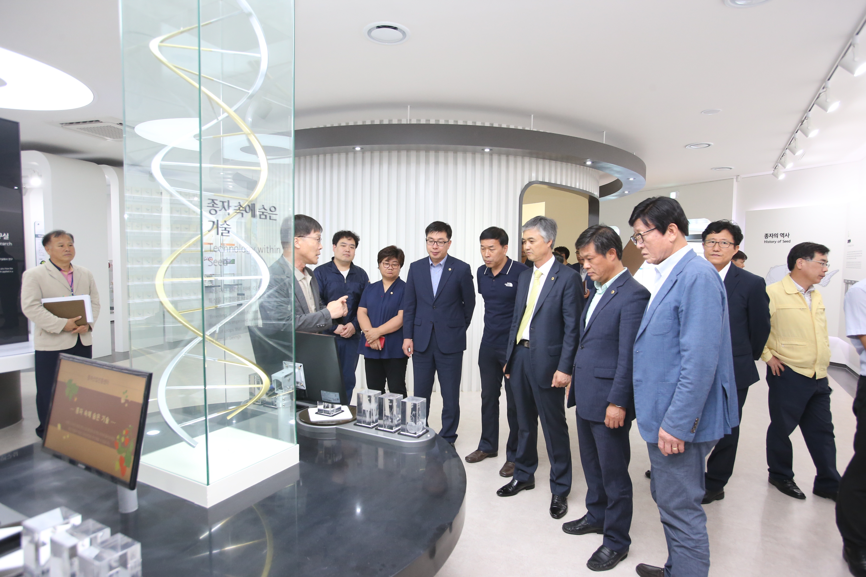 도의회 농경위,  민간육종연구단지 현장 점검! 2