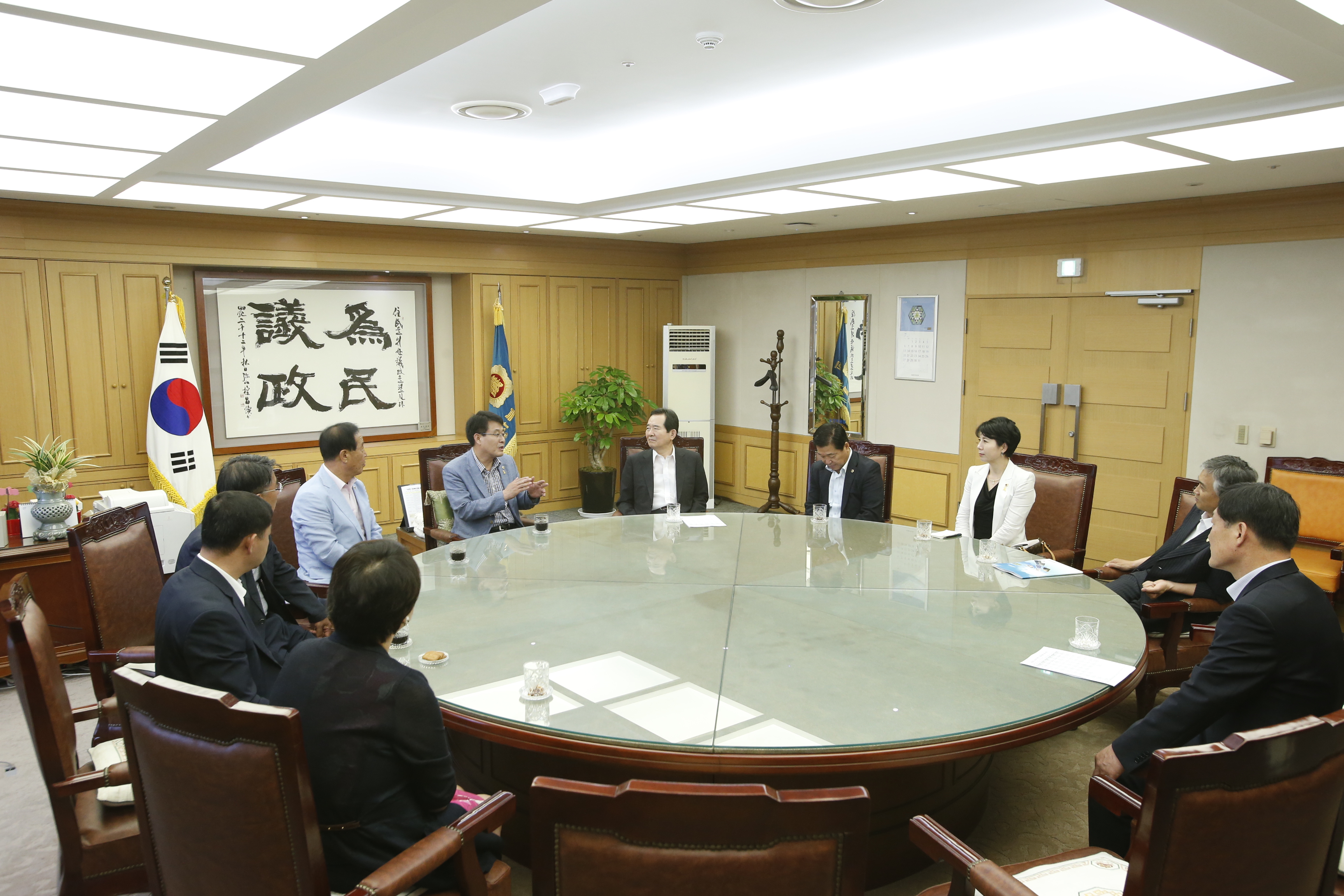 정세균 국회의원, 전라북도의회 방문 2