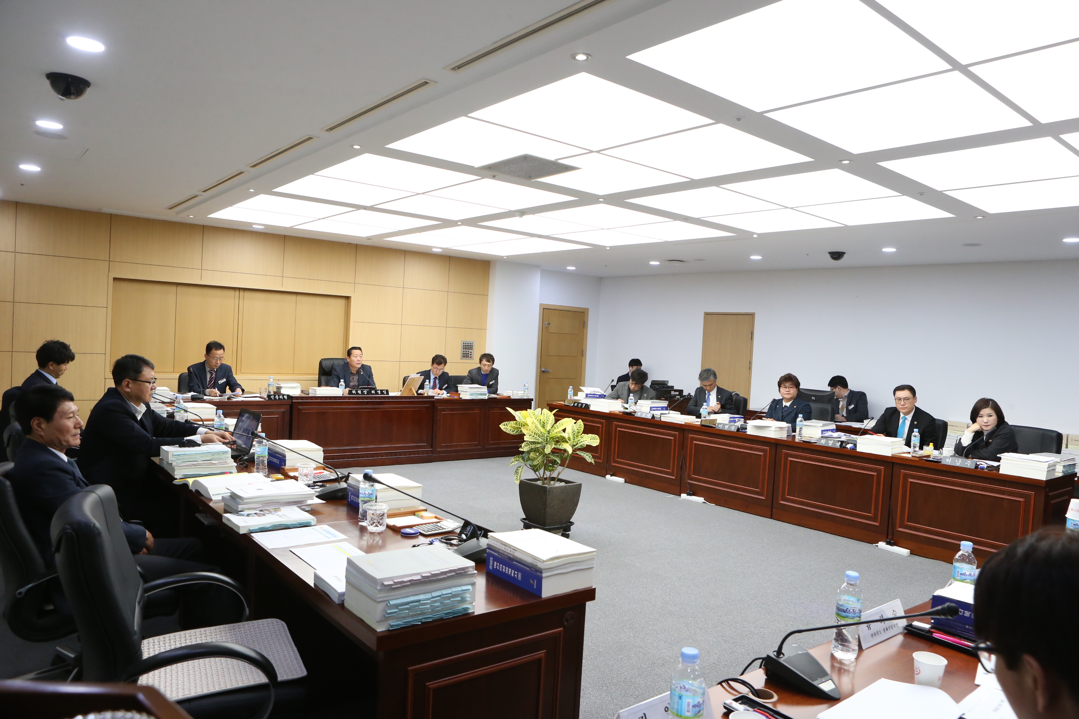 도의회 예산결산특위, 전북도 2018년도 예산안 심사 정책질의 2