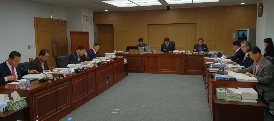 도의회 문건위, 민간위탁기관 행정사무감사 3