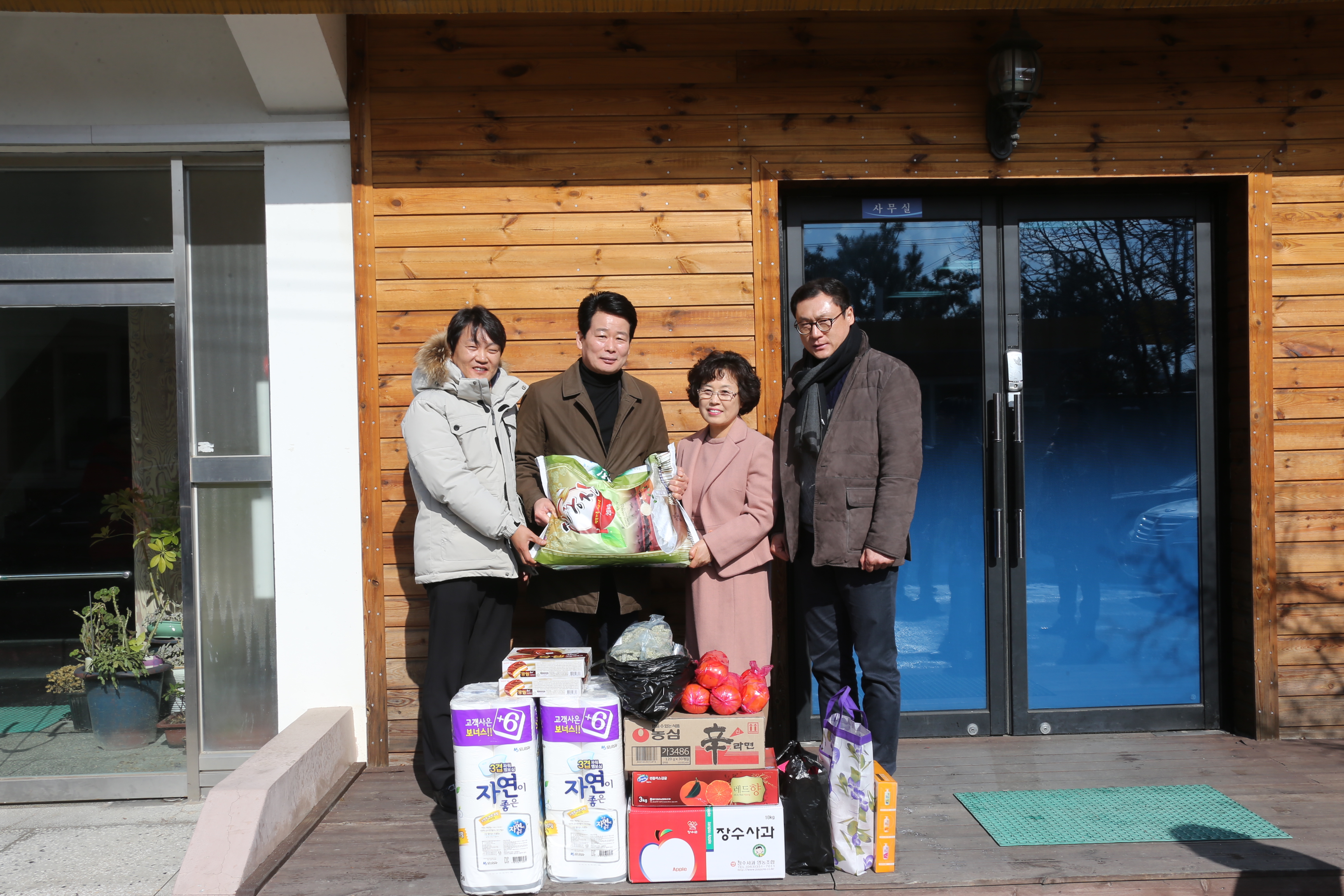 전북도의회, 전통시장 장보기, 복지시설 위문 3