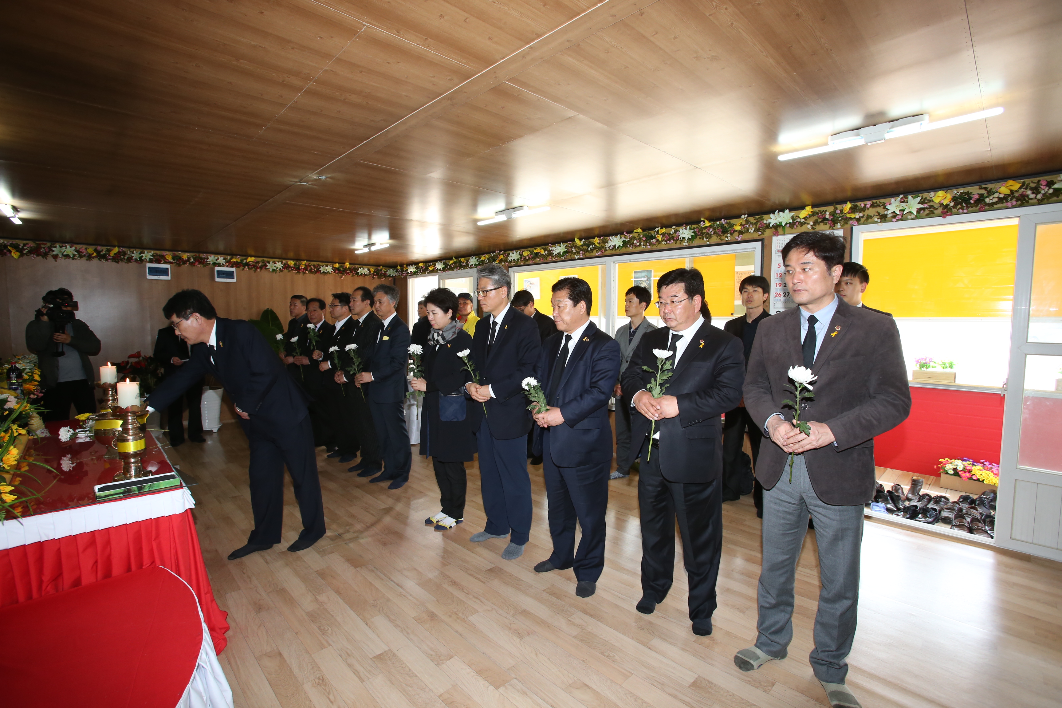 전북도의회, 세월호 참사 1주기 희생자 추모 2