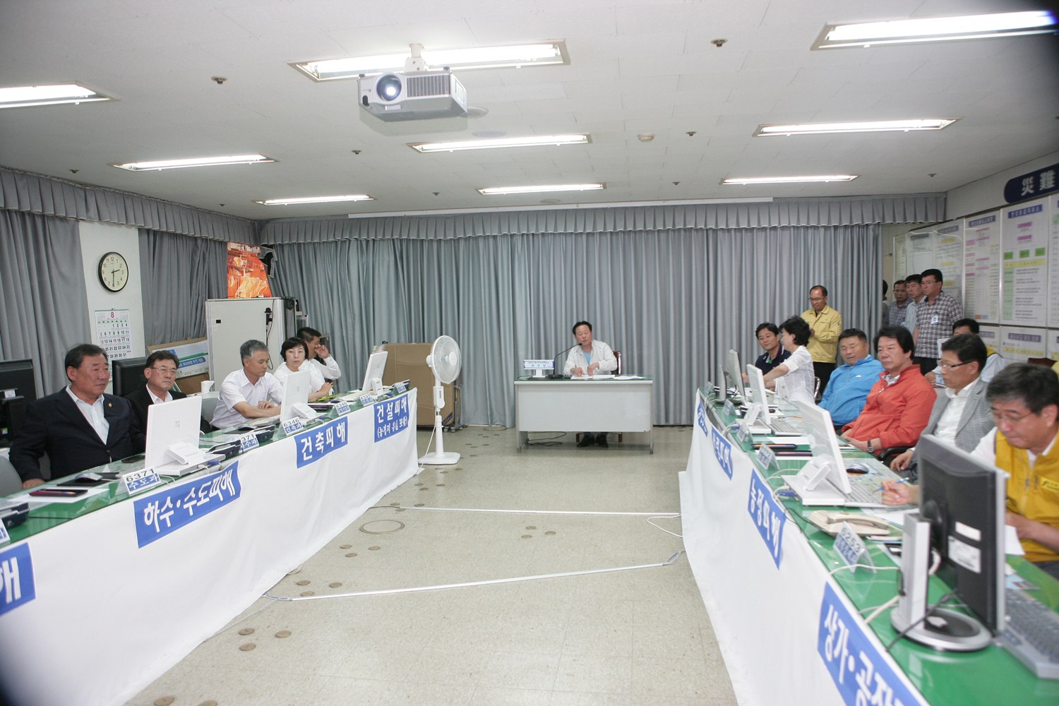 전북도의회 문화관광건설위원회 군산 폭우피해지역 현장 방문 2