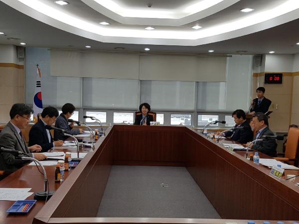 도의회 교육위, 교육부 폐지 논의 열띤 정책토론회 진행 2