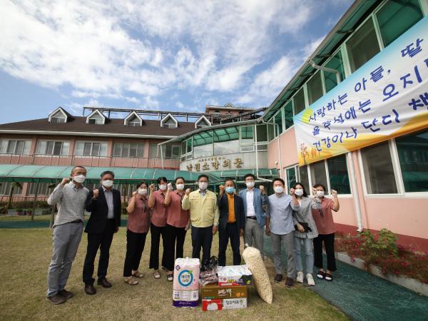 문건위 이정린위원장, 추석맞이 남원 노인시설 위문품 전달 2