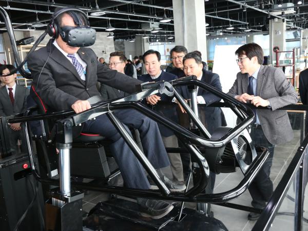 도의회 문화건설안전위원회, 전북문화콘텐츠산업진흥원 현장방문 3