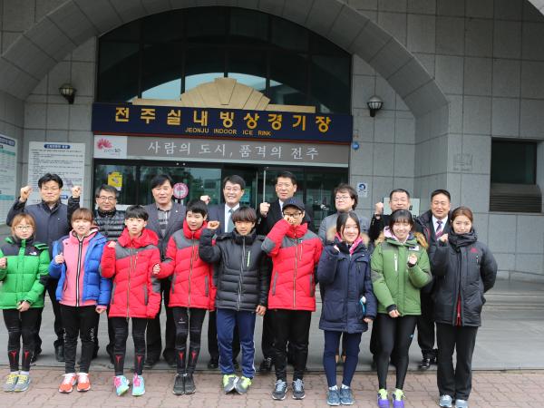 도의회 문건위, 전국동계체육대회 전북 선수단 격려 3