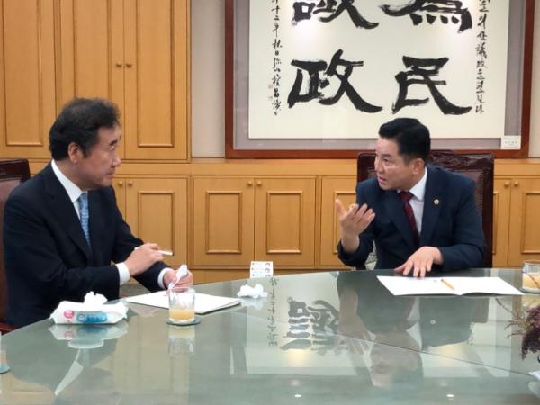 송지용 도의장, 이낙연·김부겸·박주민 민주당 대표 후보에 지방의정연수원 설립 건의 2