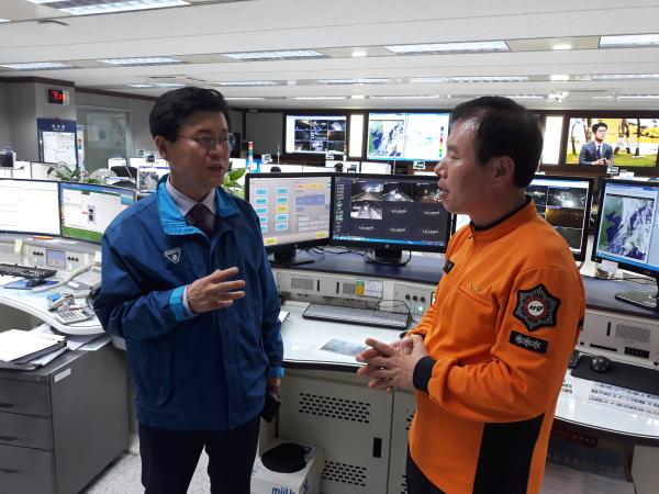 박용근 도의원 “늦은 밤 불 켜진 도청에서 전북발전 기대감 가져 2