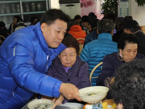김종담 도의원, 어르신 공경 이웃사랑 실천 앞장 2