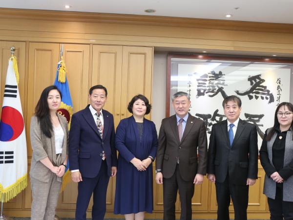 송성환 전라북도의회 의장, 주한 키르기스스탄대사 면담 3