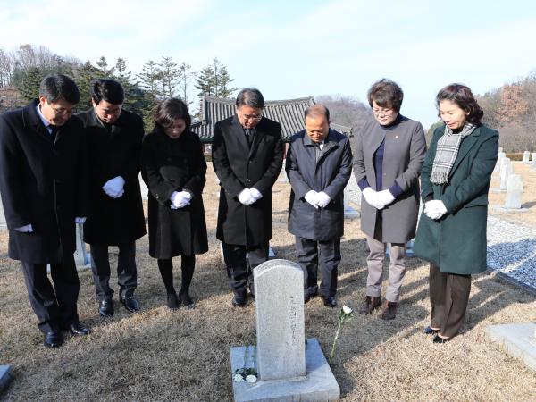 도의회, 군경묘지 참배후 2016년 의정활동 시작 3