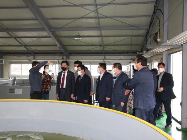 환경복지위, 민물고기 연구센터 방문 등 현지의정활동 3