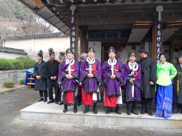 순충장열흥무왕 춘향대제’ 초헌관 맡은 김용화 도의장 2