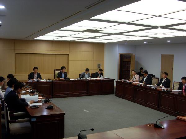 『도의회 학교폭력 예방 및 학생인권 특위』학교 상담에 관한 법률 제정 촉구 건의안 채택 2