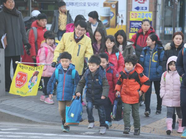 김광수 도의장, ‘교통안전지킴이’봉사활동 2
