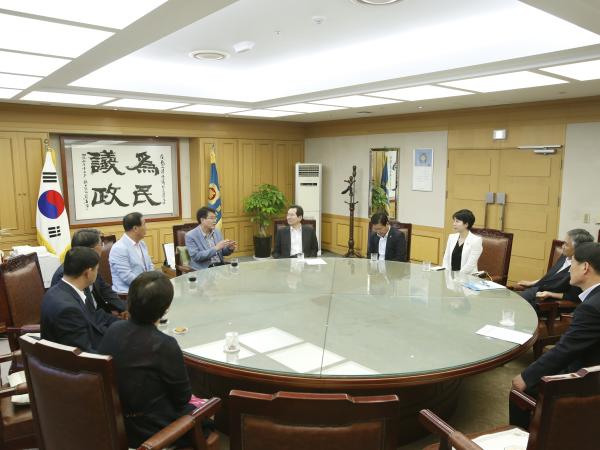 정세균 국회의원, 전라북도의회 방문 2