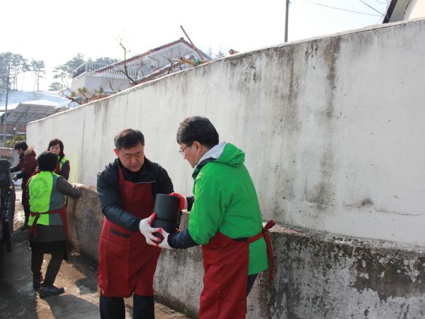 송성환 도의원, 사랑의 연탄 나누기 동참 3