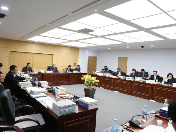 도의회 예산결산특위, 전북도 2018년도 예산안 심사 정책질의 2