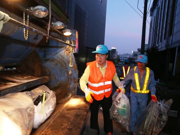 최진호 도의장 ‘1일 환경미화원’현장체험 3