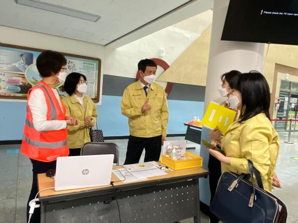 김희수 의원, 학교 일상 회복 지원을 위한 현장 방문 3