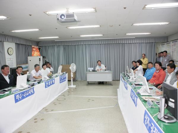 전북도의회 문화관광건설위원회 군산 폭우피해지역 현장 방문 2