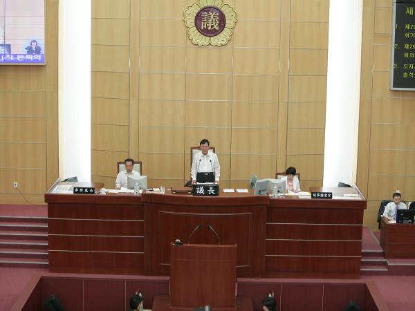 전라북도의원들 본회의장서‘노재킷. 노타이’ 3