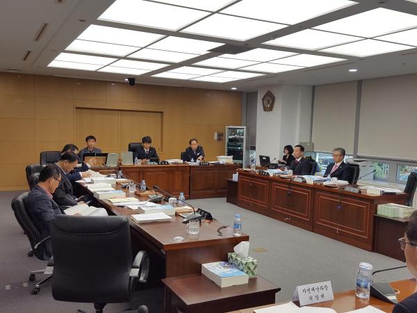 문건위, 사전절차이행, 예산과다계상, 중복투자 여부 등 도민실 소관‘18년도 예산안 심사 2