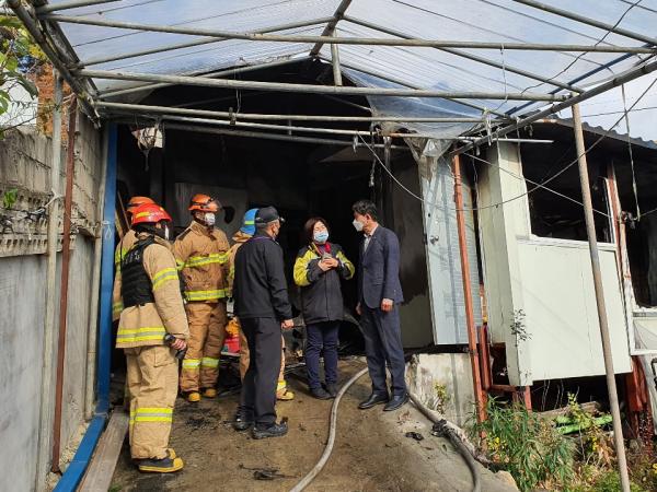 황의탁 의원, 무주군 안성면 죽천리 주택화재 현장점검 2