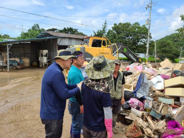도의회 문건위 수해복구 봉사활동 3