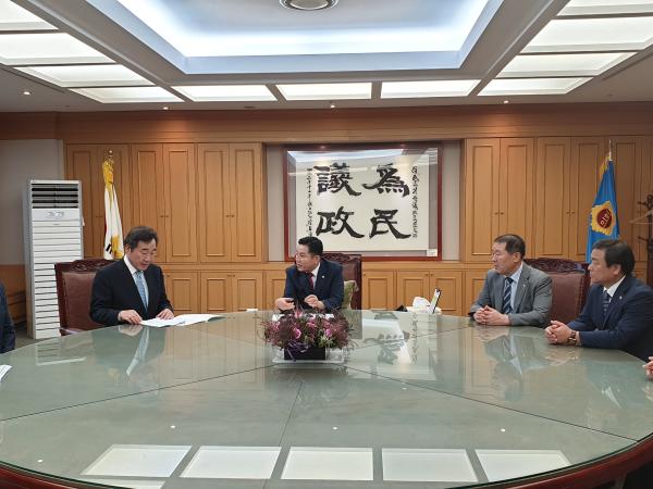 송지용 도의장, 이낙연·김부겸·박주민 민주당 대표 후보에 지방의정연수원 설립 건의 3