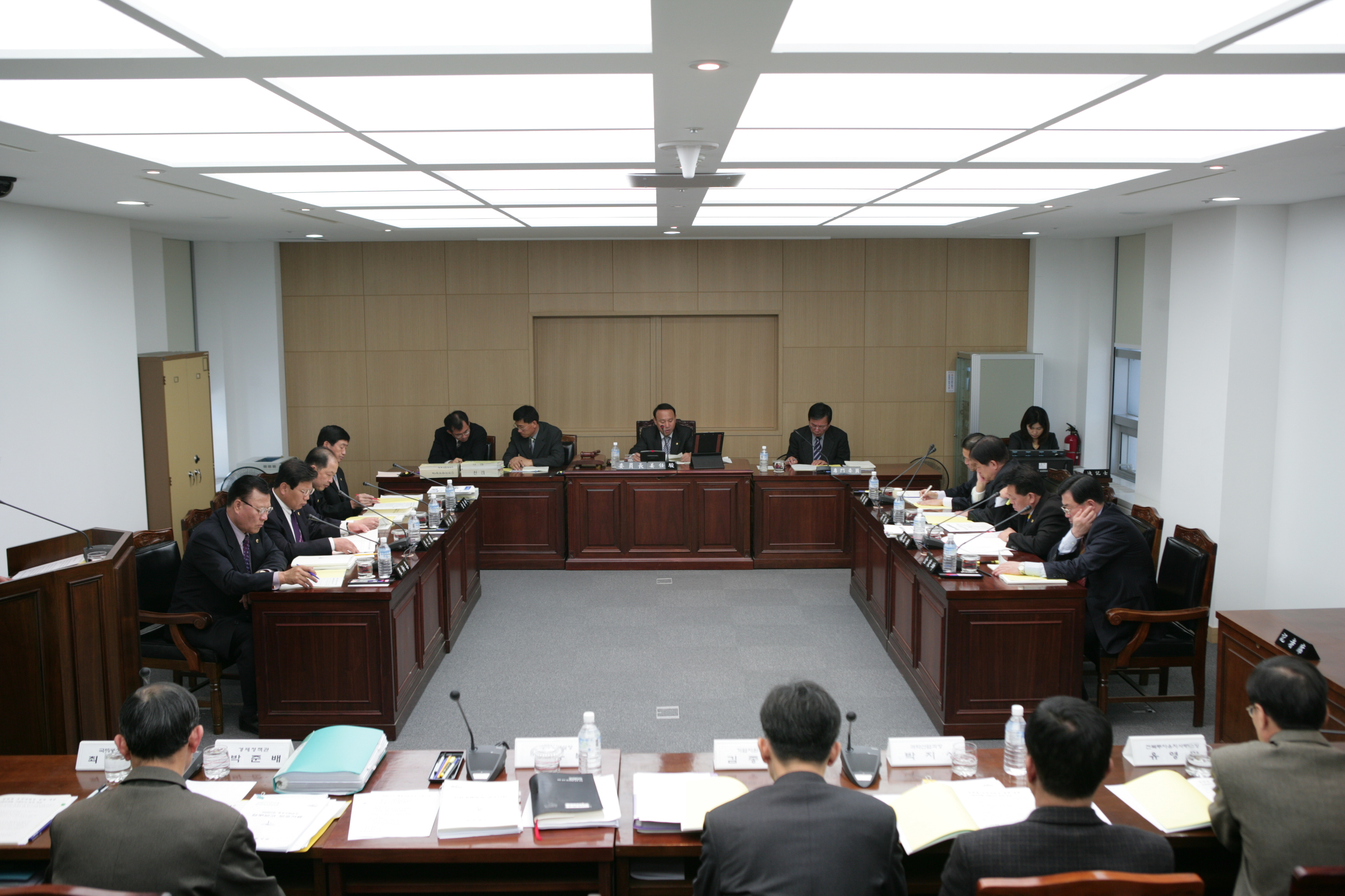 제221회 임시회 산업경제위원회 1차 회의  1