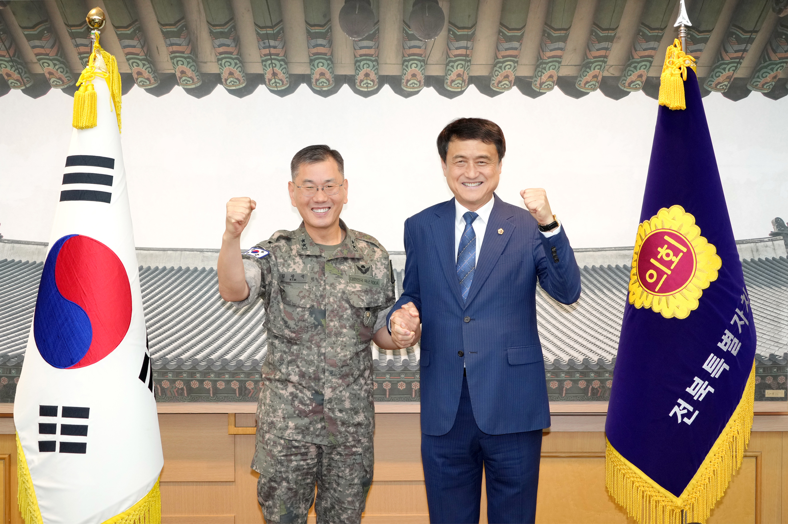 26.08.12. 김희수 의장, 김광석 35사단장과 안보 간담회  1