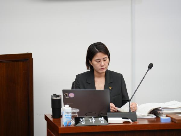 26.07.22. 제430회 임시회 경제산업건설위원회 업무보고 청취 4