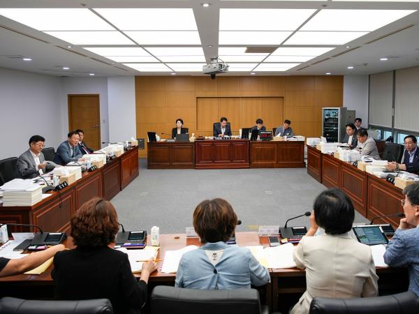 26.07.22. 제430회 임시회 교육위원회 업무보고 청취 및 추경안 심사 7
