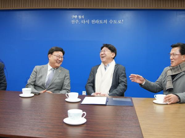 25.12.17. (사)자치분권포럼 이웃돕기 백미 전달식 2