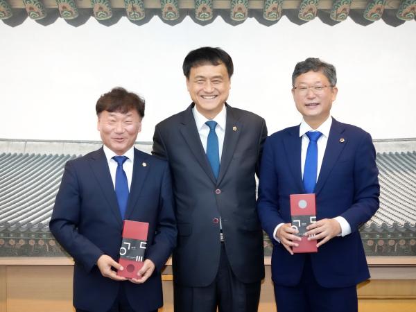 26.07.24. 김희수 의장, 경기 및 세종 의장과 광역의회 발전 논의 3