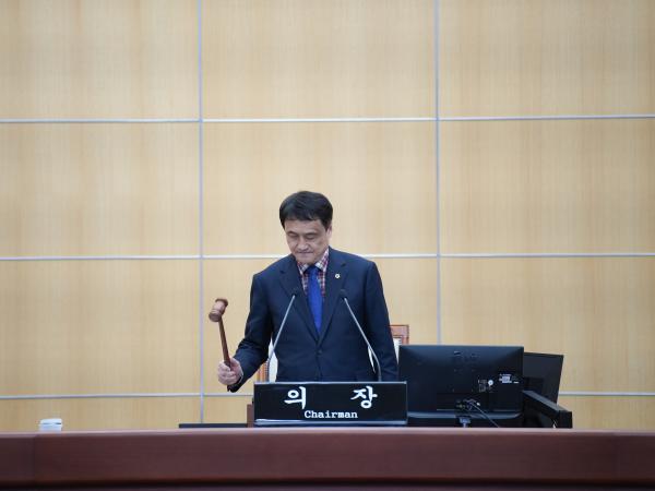 26.03.11. 제425회 도의회 임시회 제2차 본회의(도정질문) 2